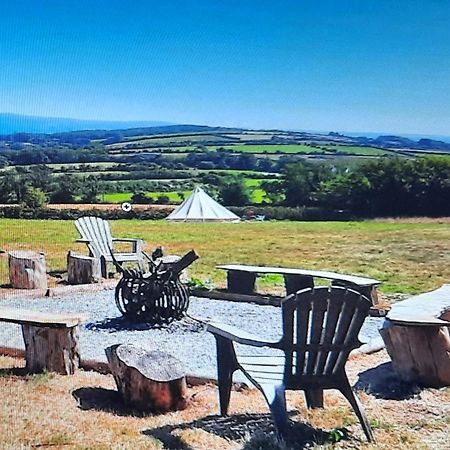 Summit Camping Kit Hill Cornwall Panoramic Views Grass Pitch From 15Pn Or Bella Bell Tent 75Pn Callington Eksteriør bilde