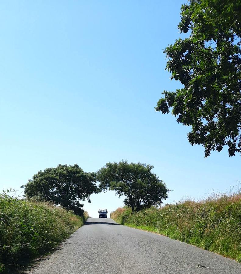 Summit Camping Kit Hill Cornwall Panoramic Views Grass Pitch From 15Pn Or Bella Bell Tent 75Pn Callington Eksteriør bilde
