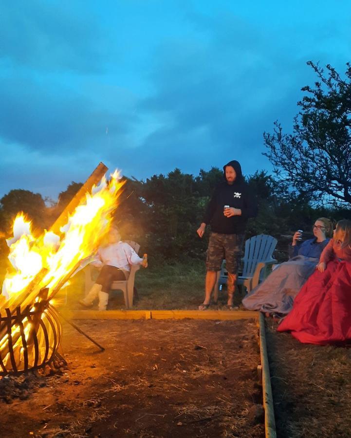 Summit Camping Kit Hill Cornwall Panoramic Views Grass Pitch From 15Pn Or Bella Bell Tent 75Pn Callington Eksteriør bilde